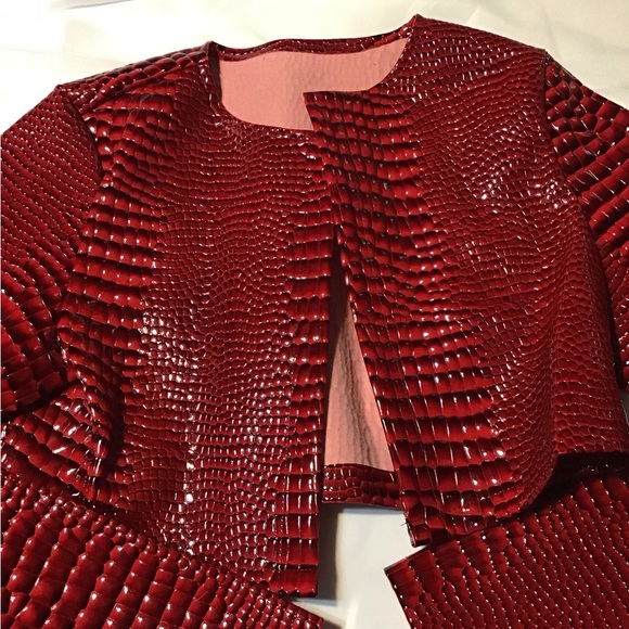 Red Crocodile-Embossed Women's Jacket - Picture 3 of 5